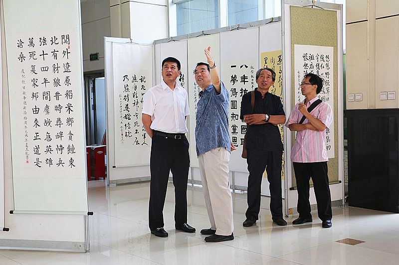 我院紀(jì)念抗戰(zhàn)勝利七十周年書畫展隆重開幕