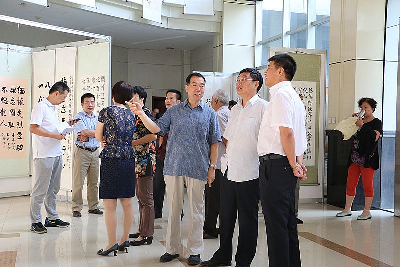 我院紀(jì)念抗戰(zhàn)勝利七十周年書畫展隆重開幕